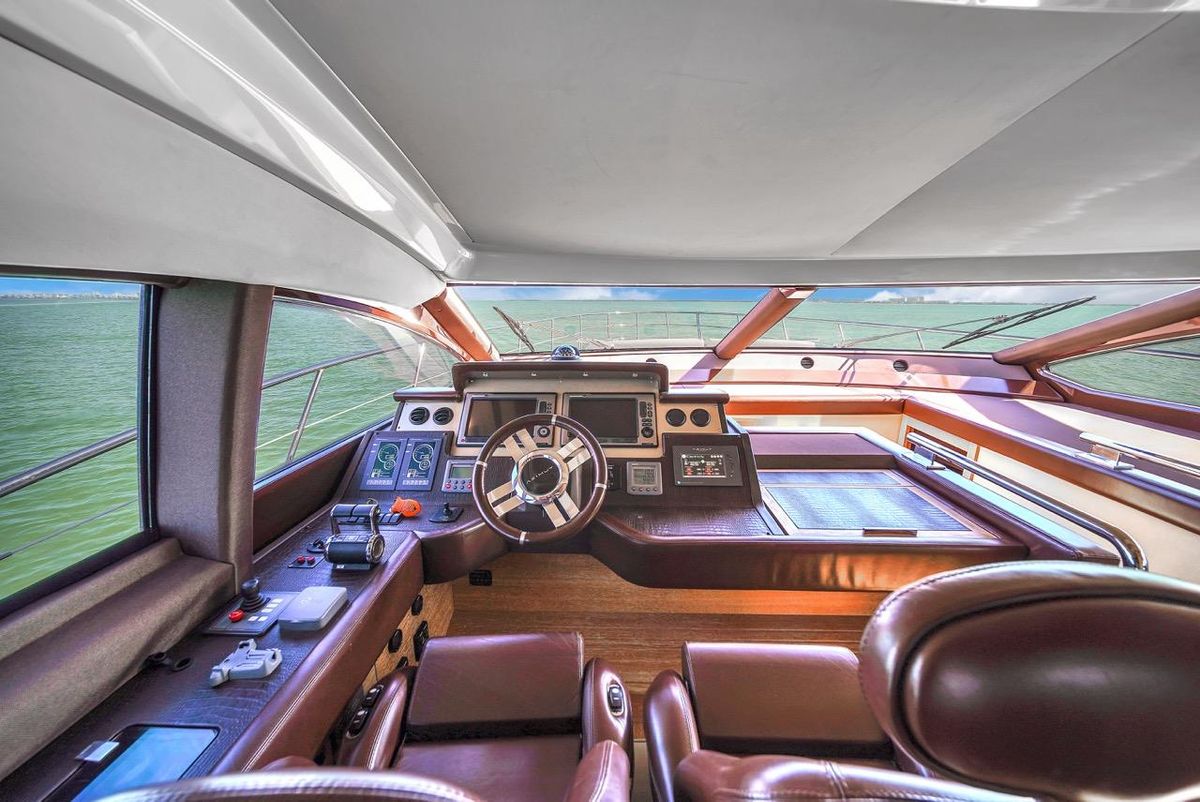 2012 Azimut 70 