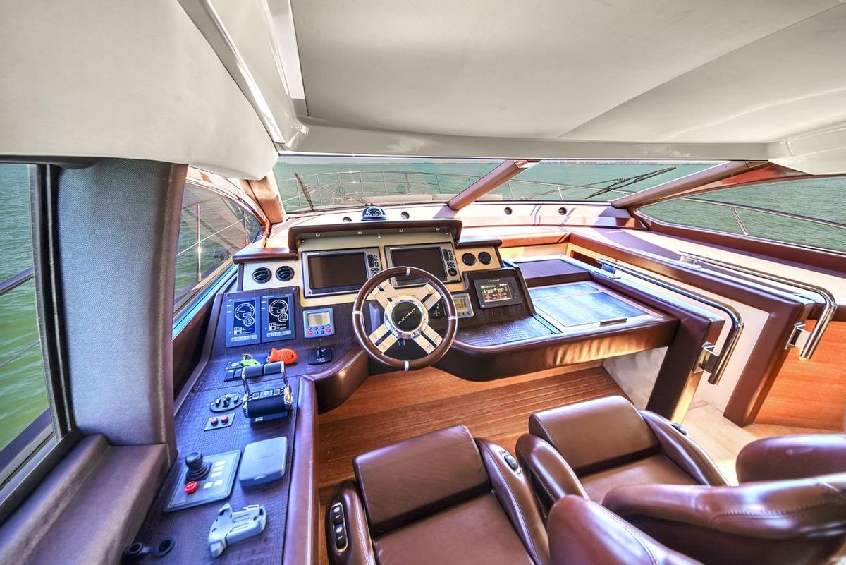 2012 Azimut 70 