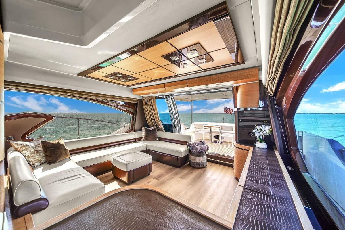 2012 Azimut 70 
