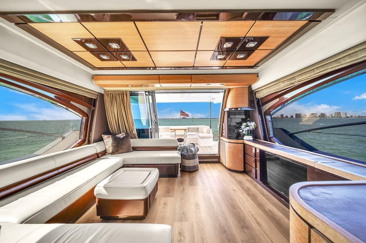 2012 Azimut 70 