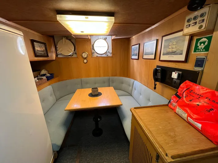 Sanssouci Star Yacht Photos Pics Cozy 1982 Custom Displacement Twin Screw yacht interior with dining area and nautical decor.