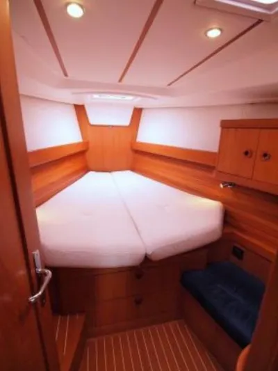 Stone Free Yacht Photos Pics 