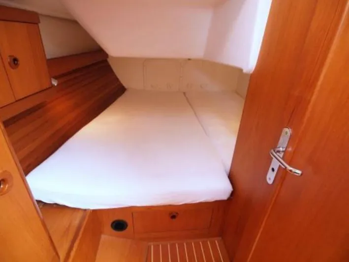 Stone Free Yacht Photos Pics 