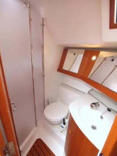 Stone Free Yacht Photos Pics 