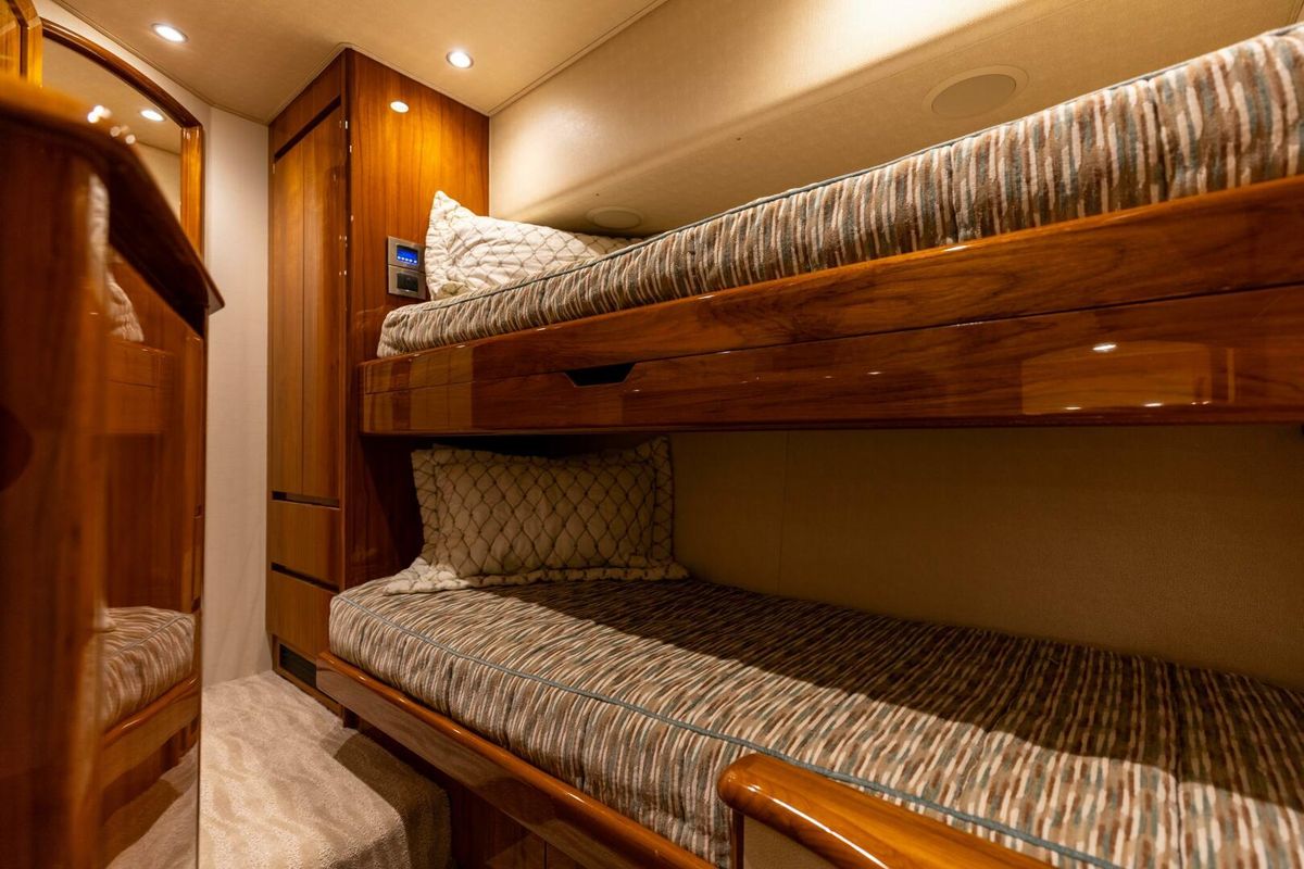 2017 Viking 66 
