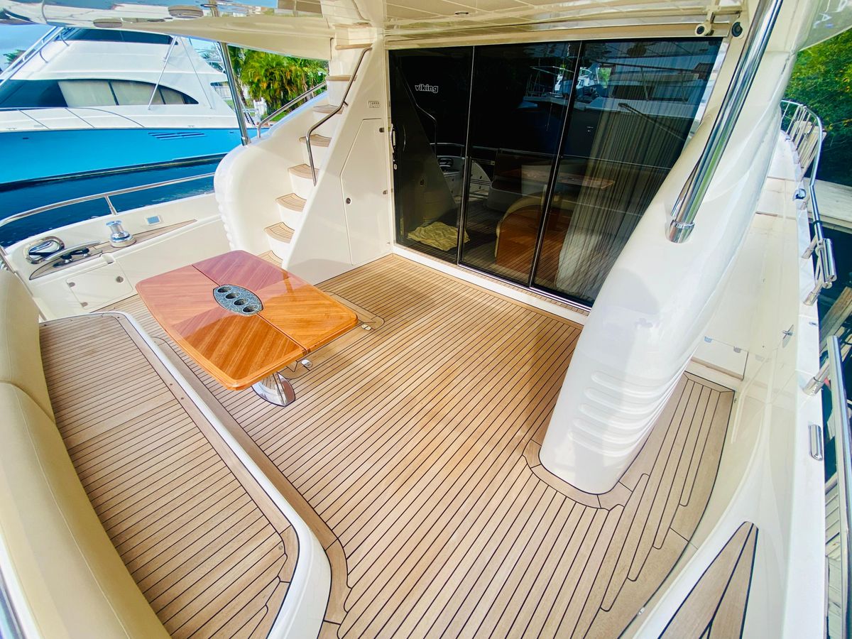 2006 Viking Sport Cruisers 70 
