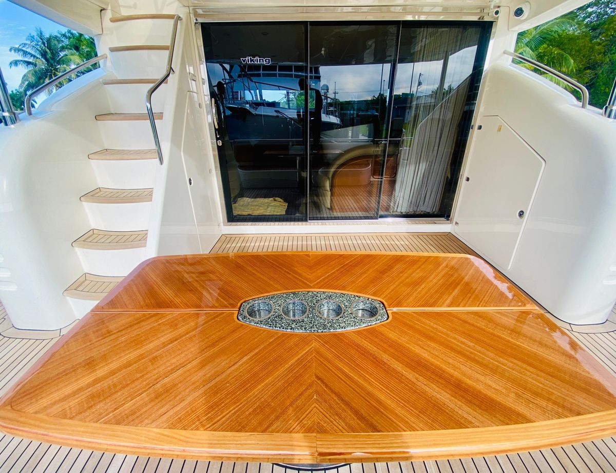2006 Viking Sport Cruisers 70 
