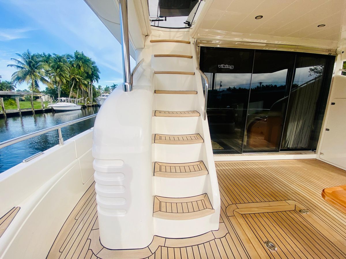 2006 Viking Sport Cruisers 70 