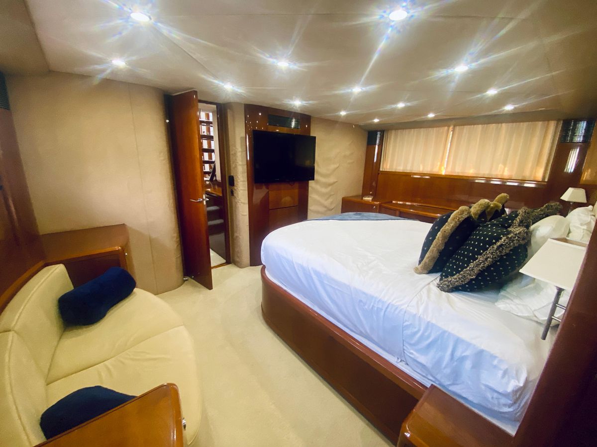 2006 Viking Sport Cruisers 70 