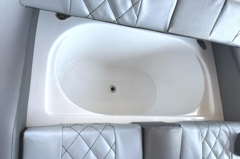 Yacht Photos Pics Luxurious white bathtub with quilted gray seating, Statement 350 Open, 2020 model.