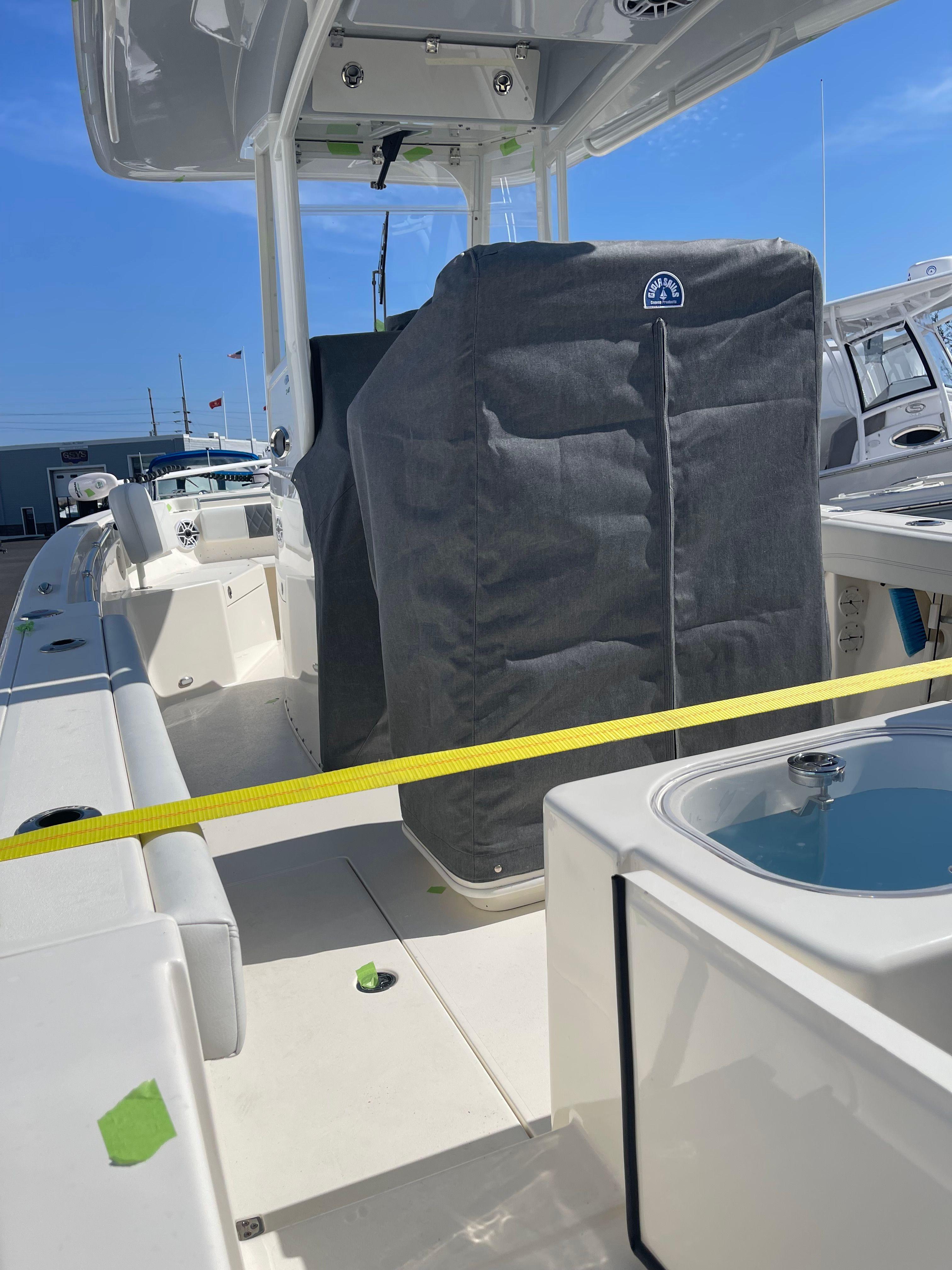 2021 COBIA 240 CC - Image 5