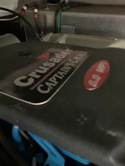 Live Now Yacht Photos Pics Engine of 2012 Silverton 33 Sport Coupe with Crusader Captain's Choice 6.0 MPI.