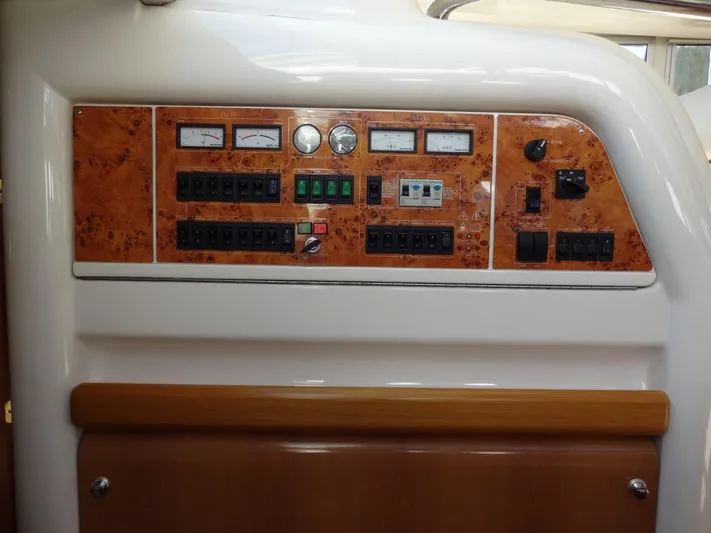 Xtra Cheez Yacht Photos Pics 