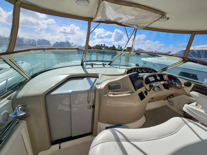 Legacy Yacht Photos Pics 