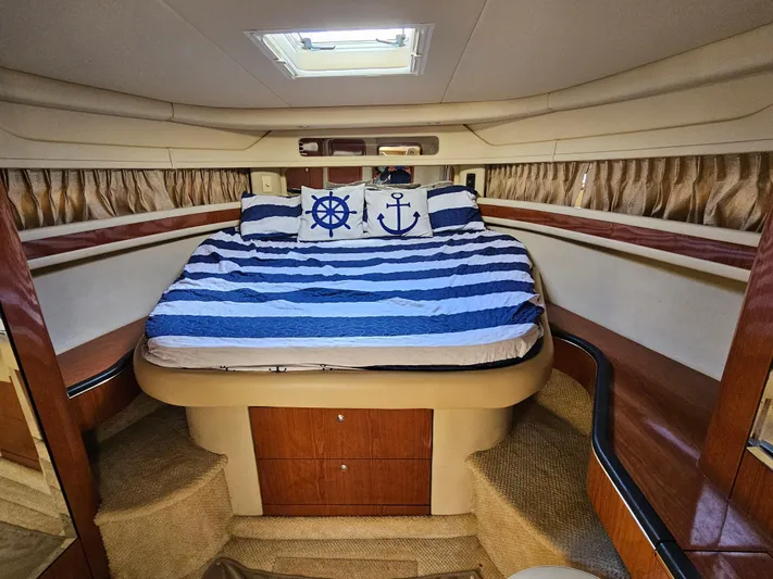 Legacy Yacht Photos Pics 
