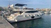 2010 Ferretti Yachts 560