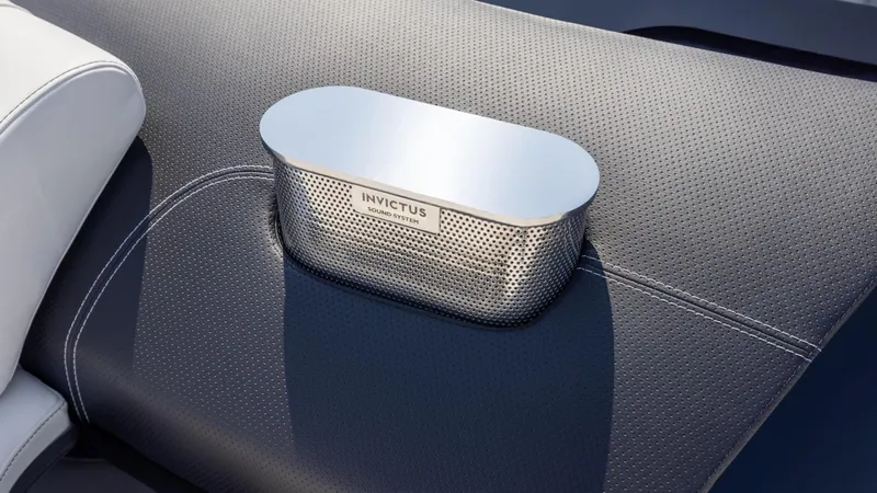  Yacht Photos Pics Invictus Yacht TT420S à vendre