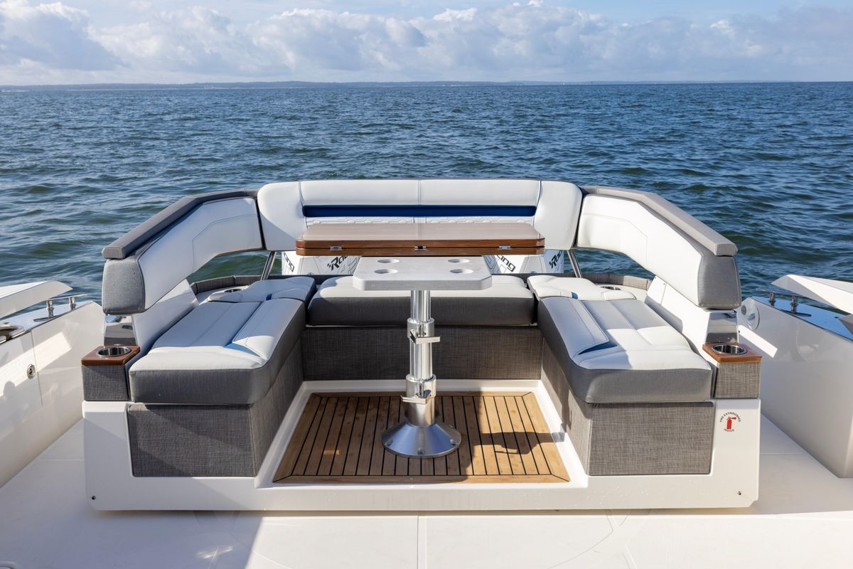 2021 Tiara Yachts 43 