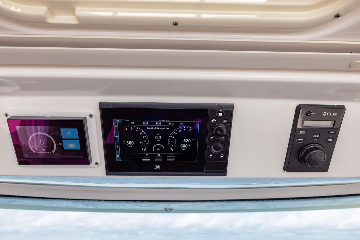 2021 Tiara Yachts 43 