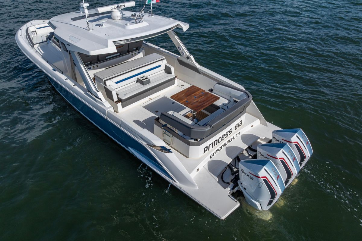 2021 Tiara Yachts 43 