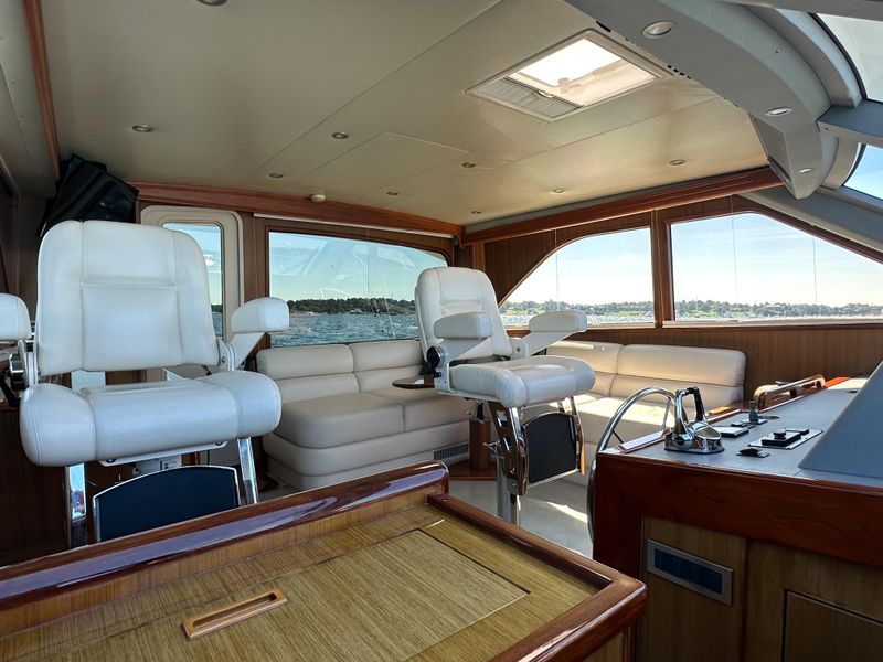 2010 Viking 52 Sport Yacht