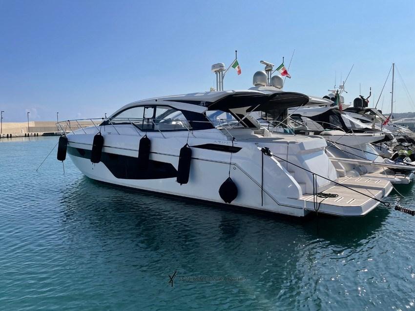 Azimut Atlantis 51 16m 2020 Arezzo Boats and Outboards