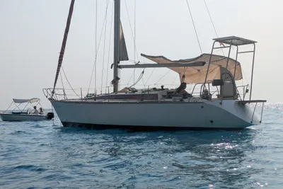 1985 Dufour 39
