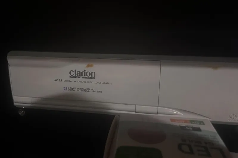 Phantom Yacht Photos Pics Clarion audio system in 2000 Sea Ray 460 Sundancer boat.