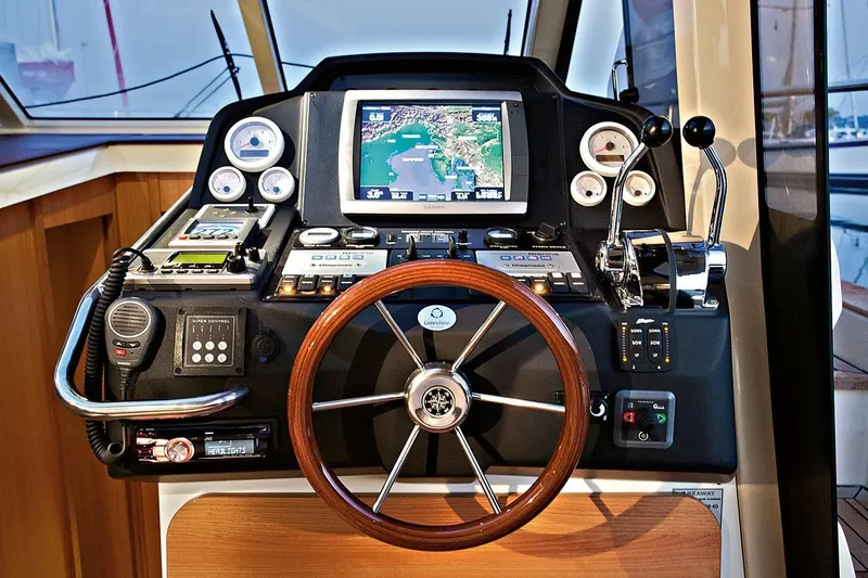 Green Eye Lady Yacht Photos Pics Manufacturer Provided Image