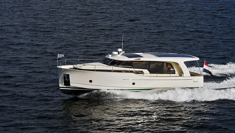 Green Eye Lady Yacht Photos Pics Manufacturer Provided Image