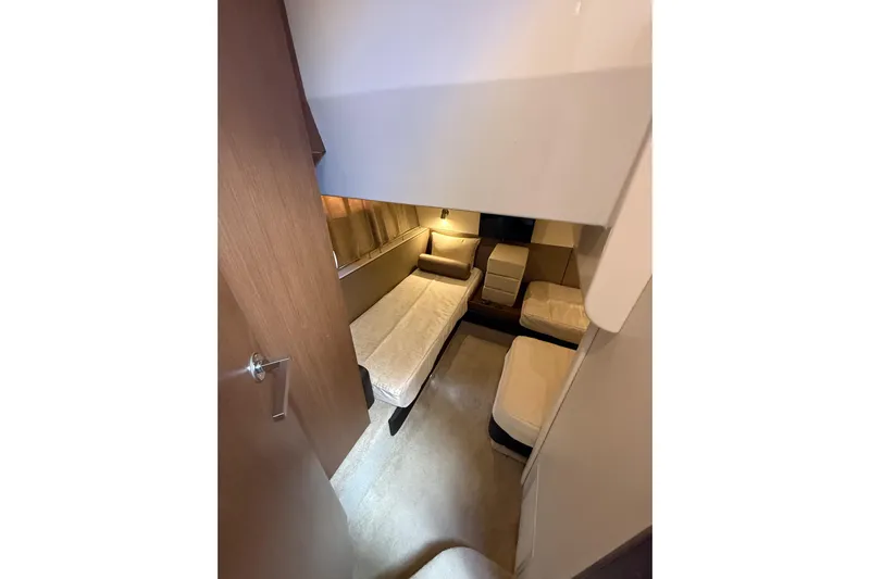 Tea Time III Yacht Photos Pics Interior cabin of 2018 Sea Ray Fly 400 yacht with twin beds and modern decor.