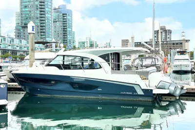 Beneteau Antares 11
