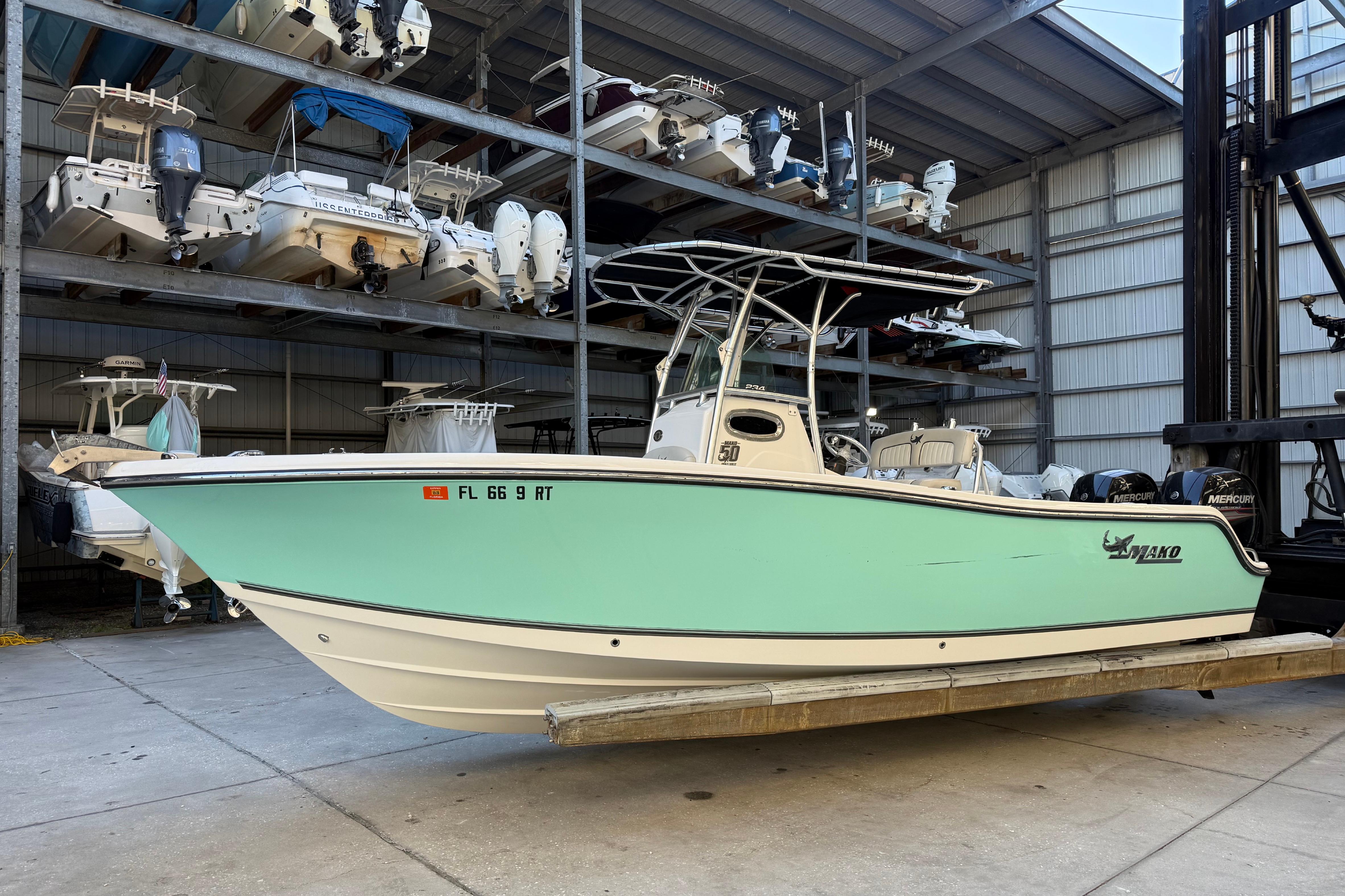 Mako 234 Center Console