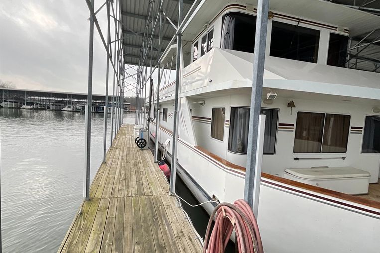 2002-94-stardust-cruisers-v-bow-pilothouse-cruiser