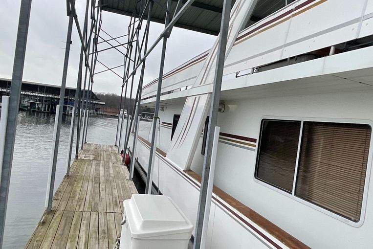 2002-94-stardust-cruisers-v-bow-pilothouse-cruiser