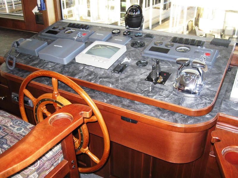 2002 Stardust Cruisers V-Bow Pilothouse Cruiser