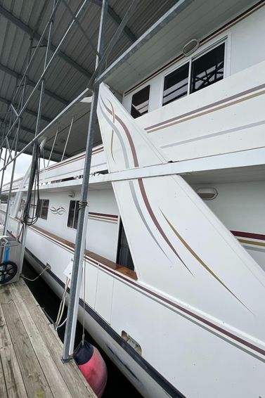 2002-94-stardust-cruisers-v-bow-pilothouse-cruiser