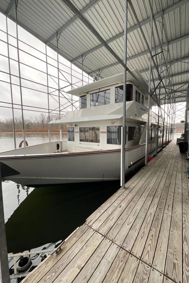 2002-94-stardust-cruisers-v-bow-pilothouse-cruiser