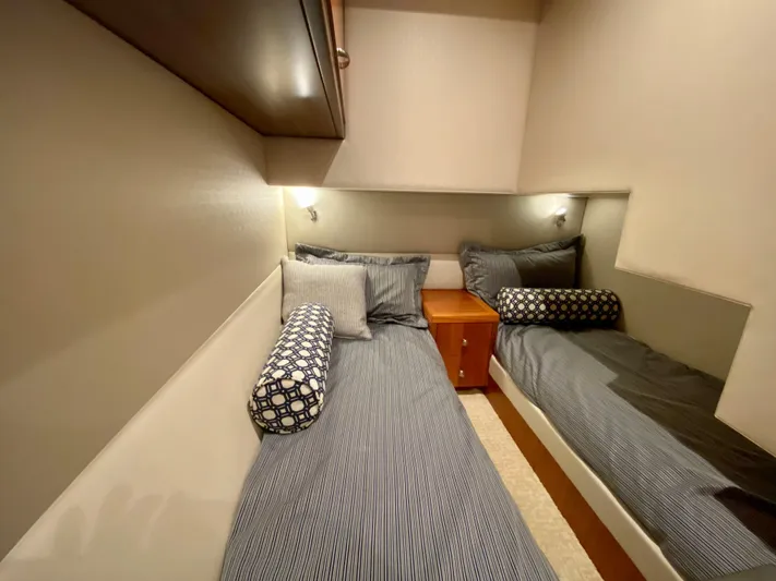 Querencia Yacht Photos Pics 