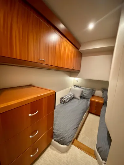 Querencia Yacht Photos Pics 