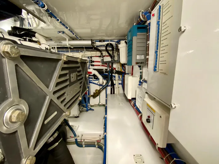 Querencia Yacht Photos Pics 