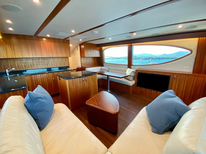 Querencia Yacht Photos Pics 