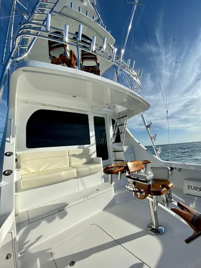 Querencia Yacht Photos Pics 