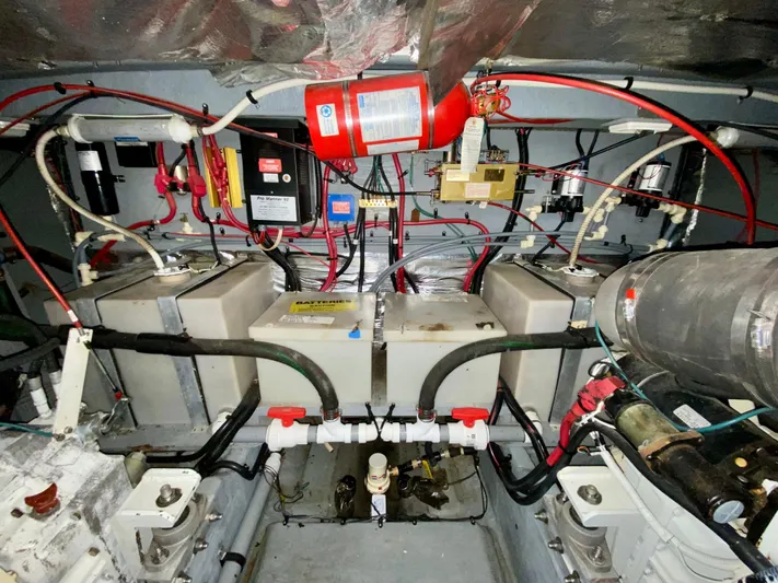  Yacht Photos Pics Engine room of 1996 Sea Ray 450 Sundancer with batteries and wiring.