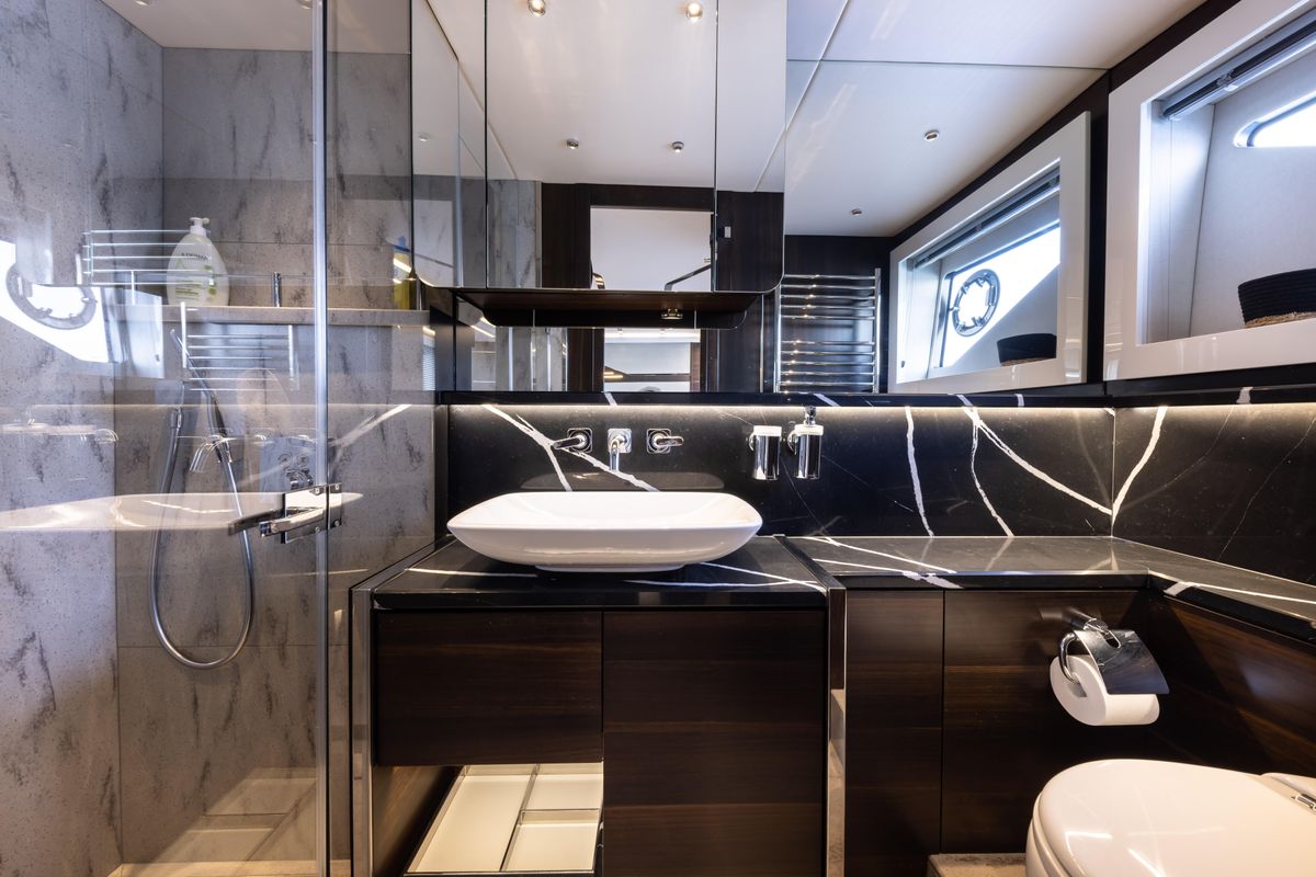 2021 Sunseeker 69 