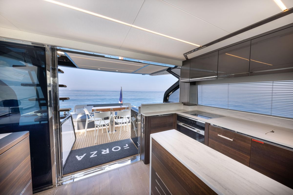 2021 Sunseeker 69 