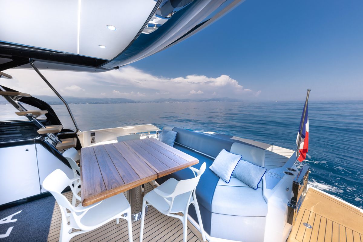 2021 Sunseeker 69 
