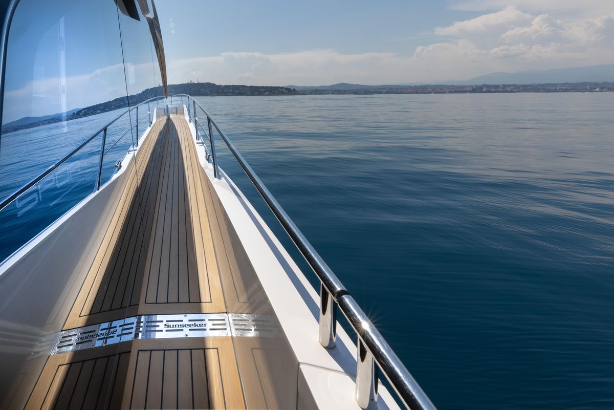 2021 Sunseeker 69 