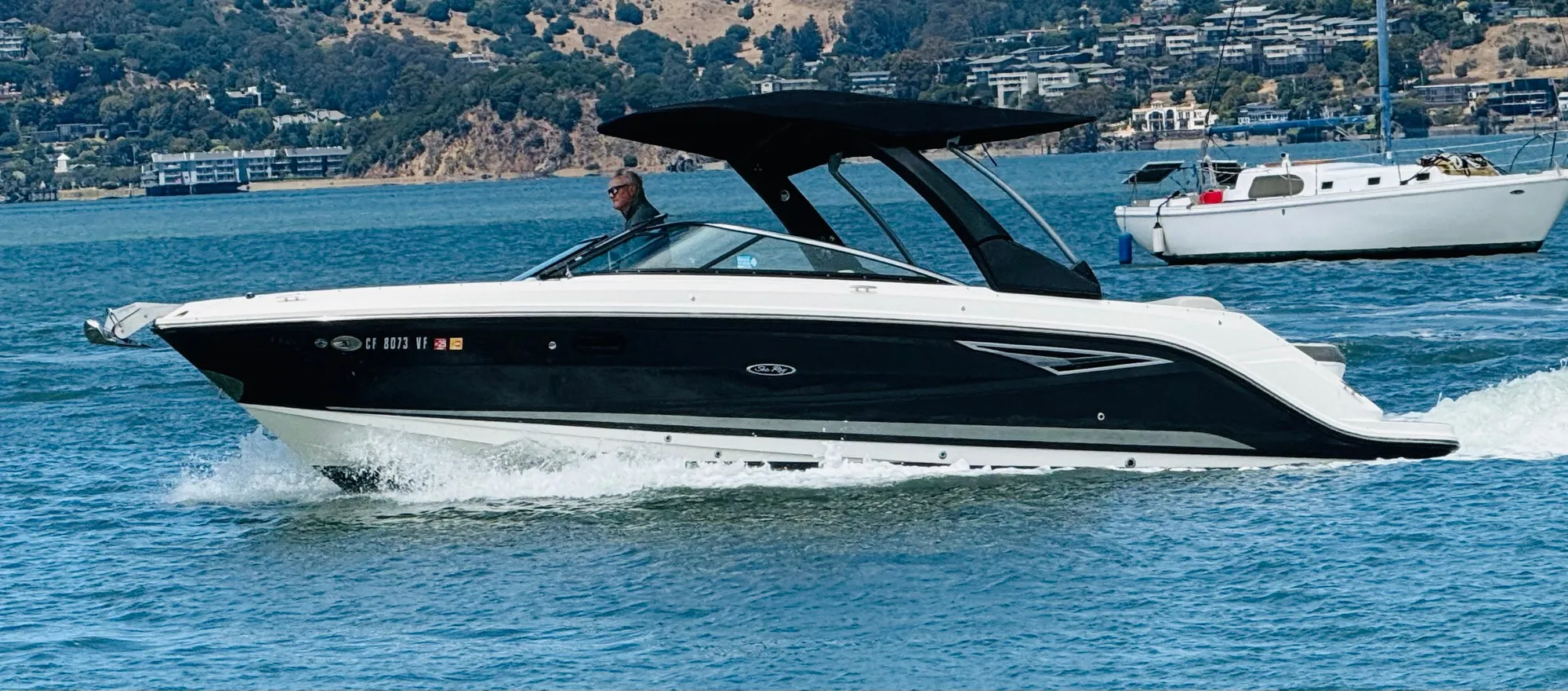 2020 Sea Ray SLX 280 boat cruising 
