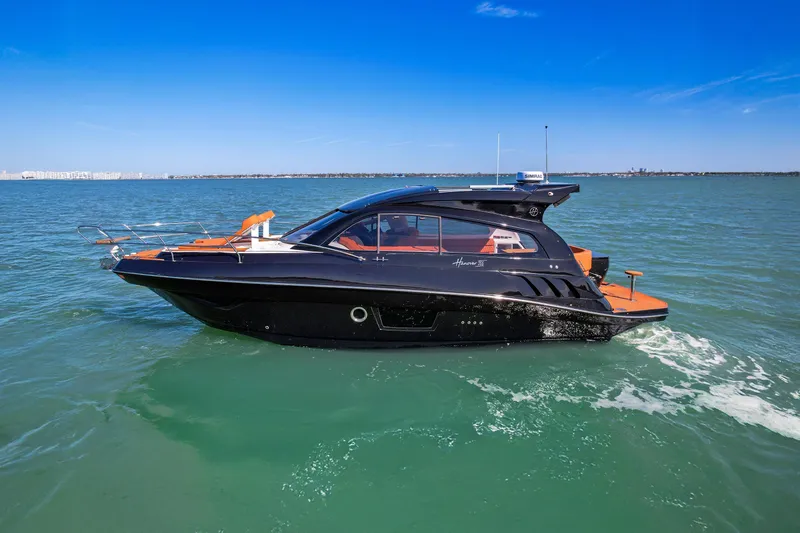  Yacht Photos Pics Luxurious Hanover 355 yacht 2026 on open sea.